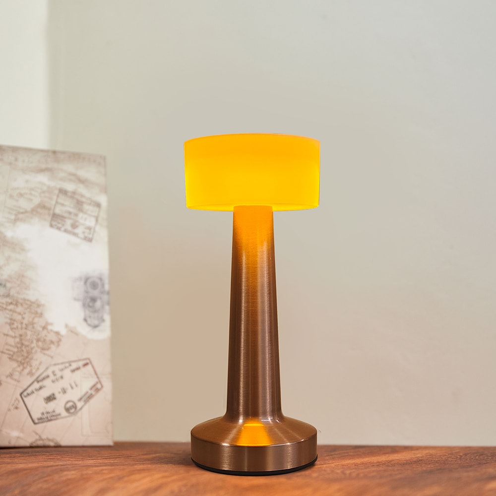 By Gaard bordlampe i kobber - USB-oppladbar